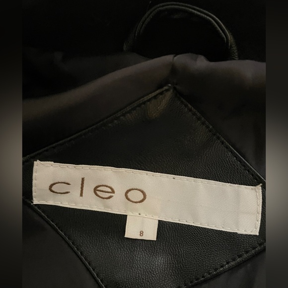 ⬇️ $25.00 ⬇️ Cleo Black Peacoat & scarf with Pleather Sleeves. - Picture 7 of 10